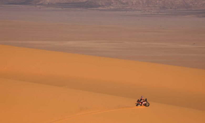 Dakar 2026: Luciano Benavides gana y trepa a la punta de la general 1 Luciano Benavides trepa a la general en el Dakar 2026