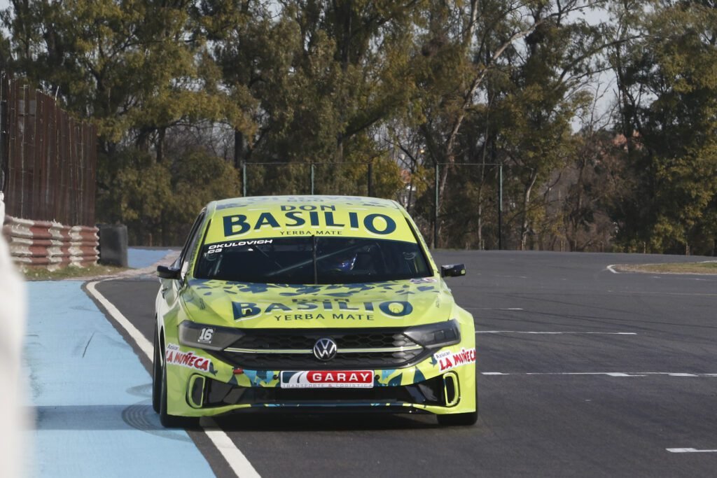 TN APAT: Carlitos Okulovich y su nuevo desafío para 2026 4 El VW Vento del TN de Okulovich
