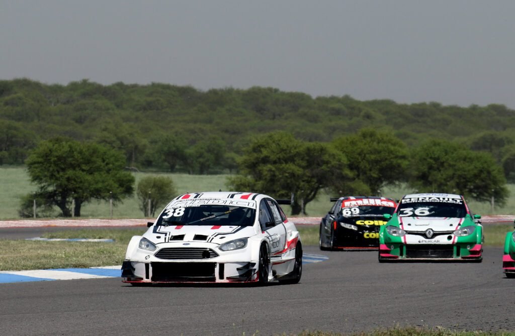 Turismo Carretera 2000: Novedades en la previa del inicio 3 El Turismo Carretera 2000 continúa en la senda de combustibles renovables