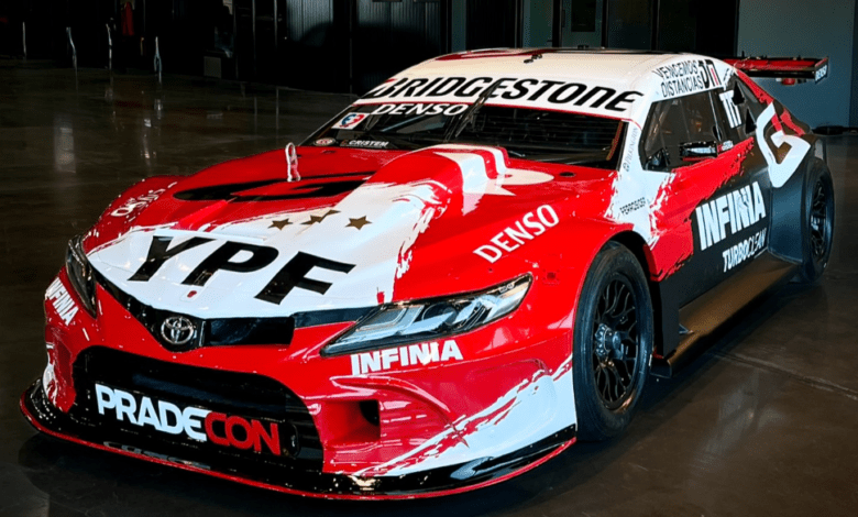 Matías Rossi y su Camry 2026