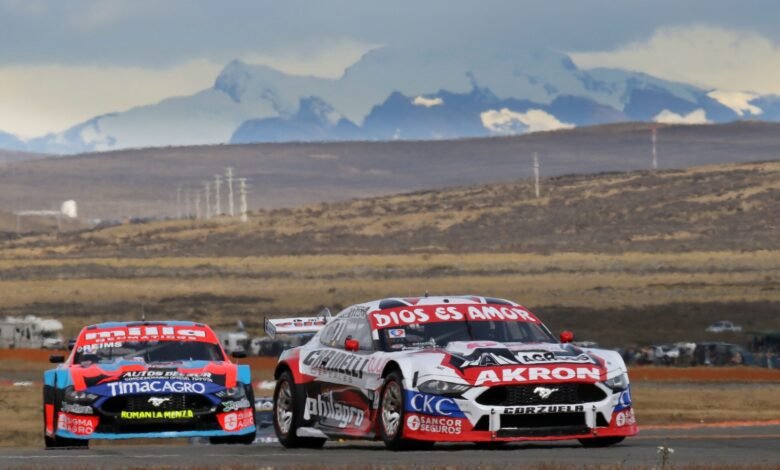 Carinelli en su Ford Mustang de TC en El Calafate