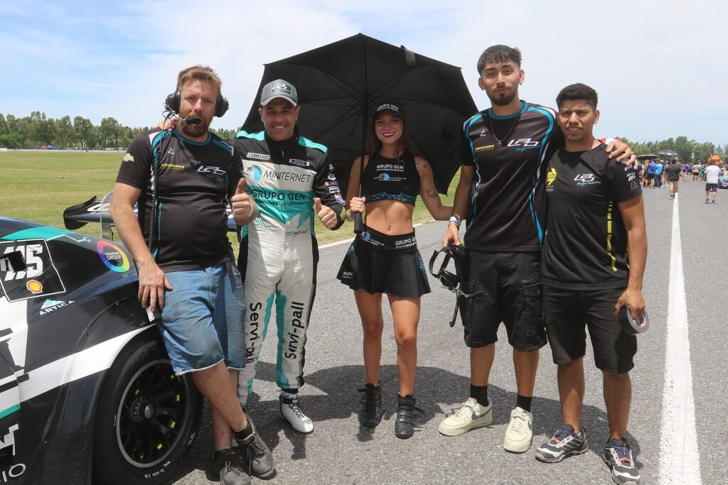 Diego De Carlo en familia en la grilla