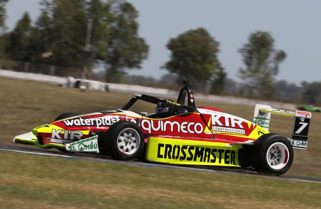 Malek El Bacha en su auto durante la jornada de la Fórmula 3 Metropolitana