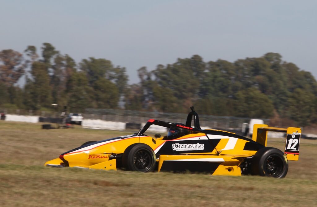 Galeano rumbo a la victoria de la Fórmula 3 Metropolitana
