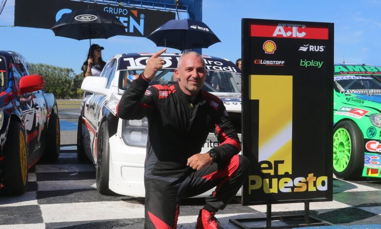TC Pista Pick Up: Nuevo sistema de clasificación y Sandin se queda con la pole 1 Sandin celebra el primer puesto en el TC Pista Pick Up