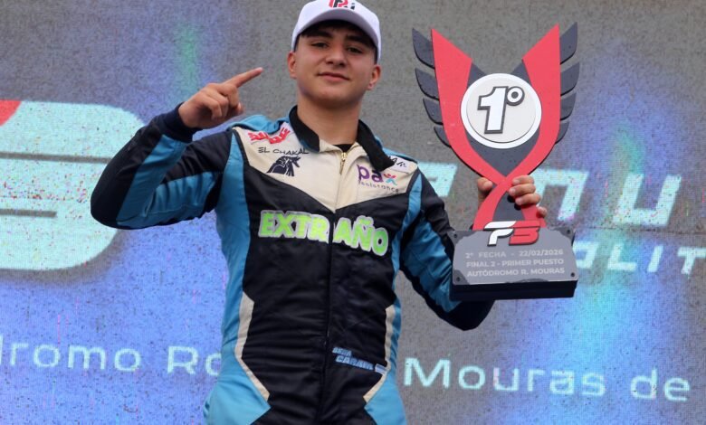 Fórmula 3 Metropolitana: Contundente triunfo de Caram 1 Sebastián Caram celebra la victoria en la Fórmula 3 Metropolitana