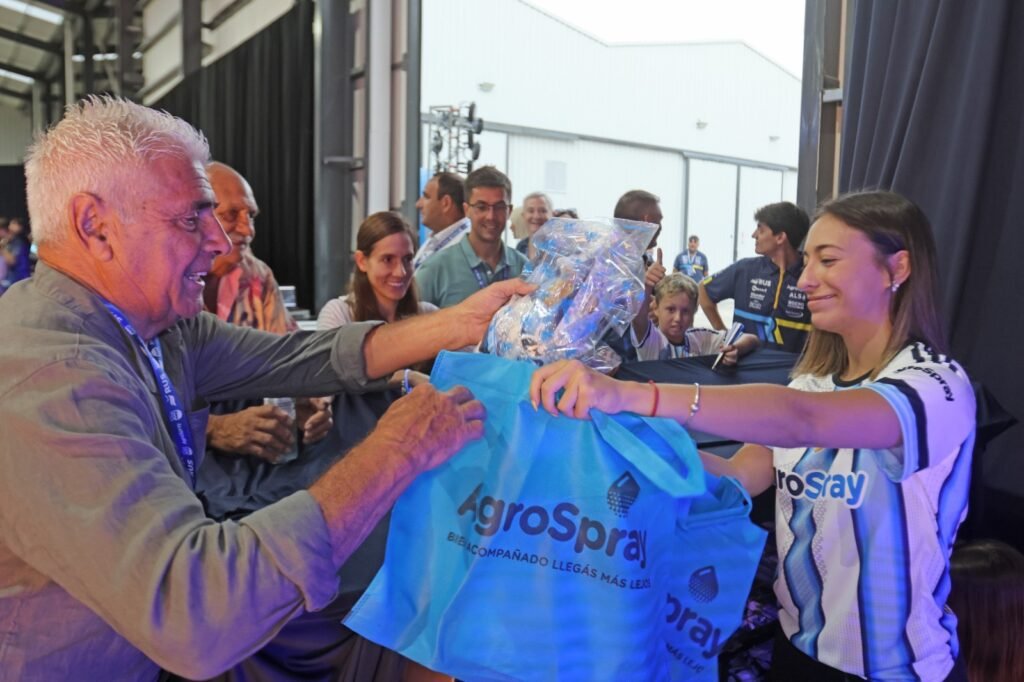 e29a8f23 728f ee03 fcf5 79663366cdd2