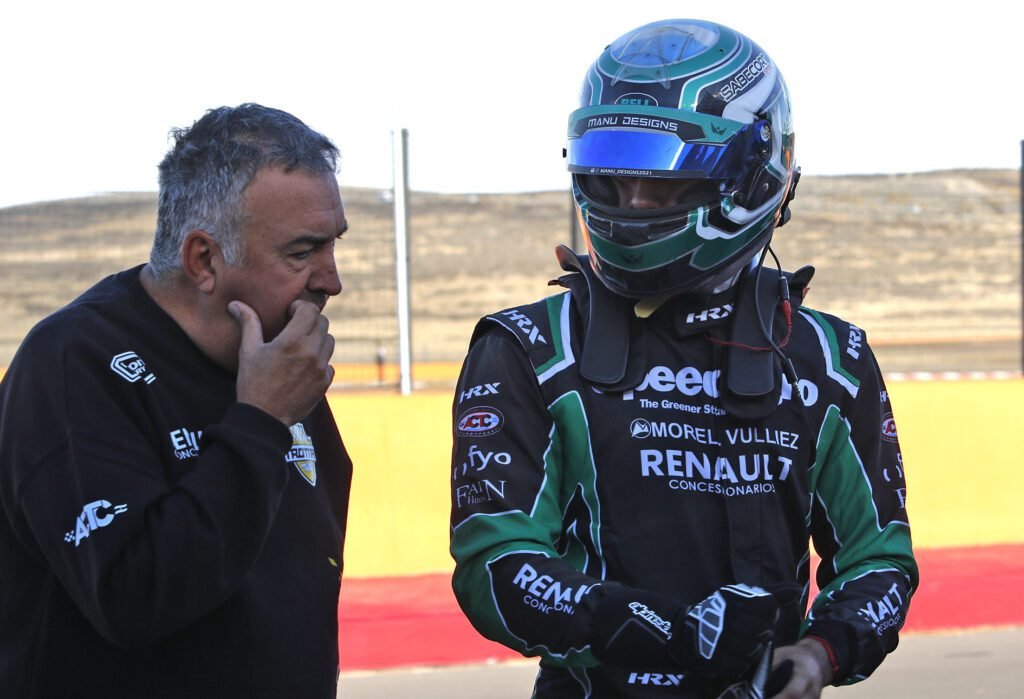 Faín: auto renovado y con ganas de sumar en la 2da 5 Nachnoo Fain trabajó en la puesta a punto del Tori