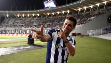 Facundo Chapur presentando al TN en la cancha de Talleres