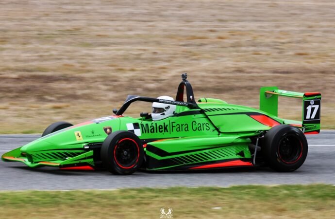 “Chuck” apareció en el momento caliente 3 Malek Fara en los entrenamientos de la F4 NG