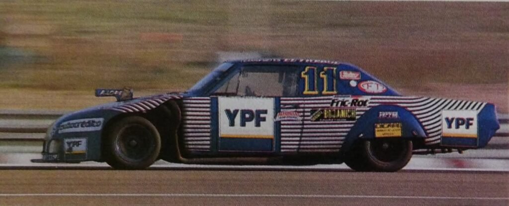 El Tano Pernía rumbo a su primera victoria
