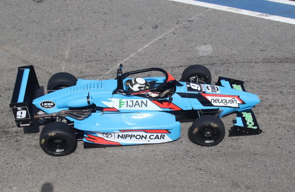 Uno de los Fórmula 3 Metropolitana de  Ezequiel Cepeda