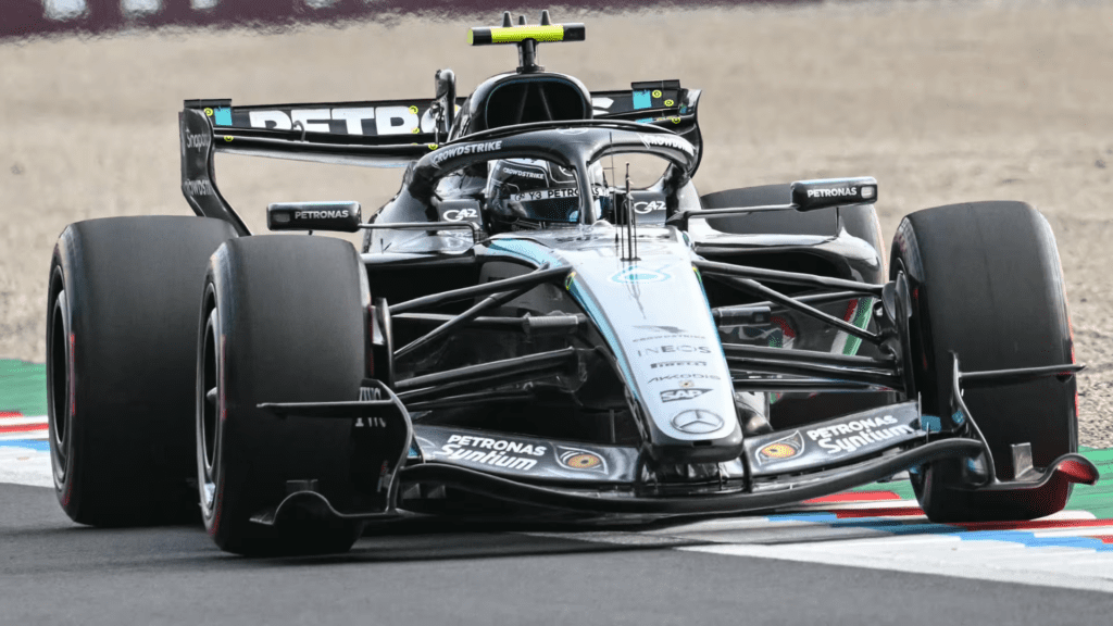 Russell completó el 1-2 de Mercedes Benz