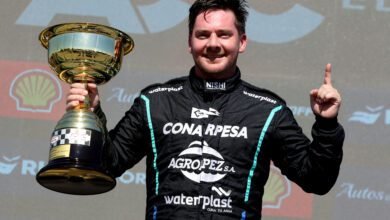 Llaver y Honda los dueños del sábado 4 Llaver el ganadro de la carrera 1 del Turismo Carretera 2000 en Neuquen