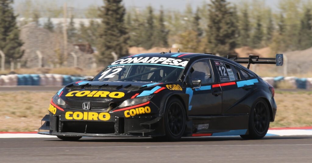 Andy Jakos quedó detrás de Llaver