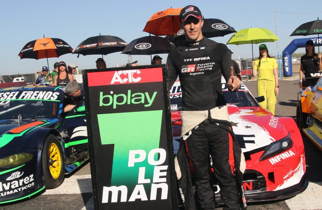 Matías Rossi celebra su pole número 40 en el TC
