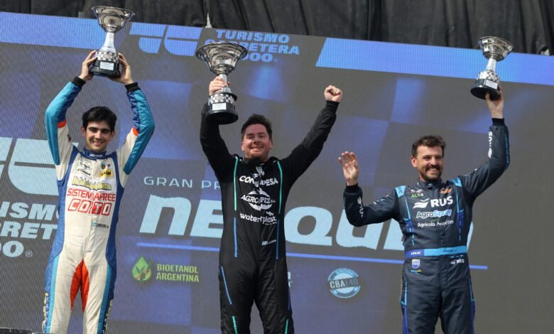 Llaver: Doblete, dominio total y liderazgo del campeonato 1 Llaver encabeza el podio de Neuquén