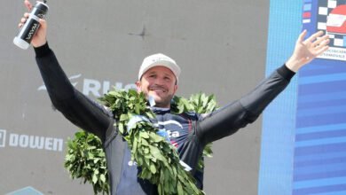 Canapino en el podio del TN