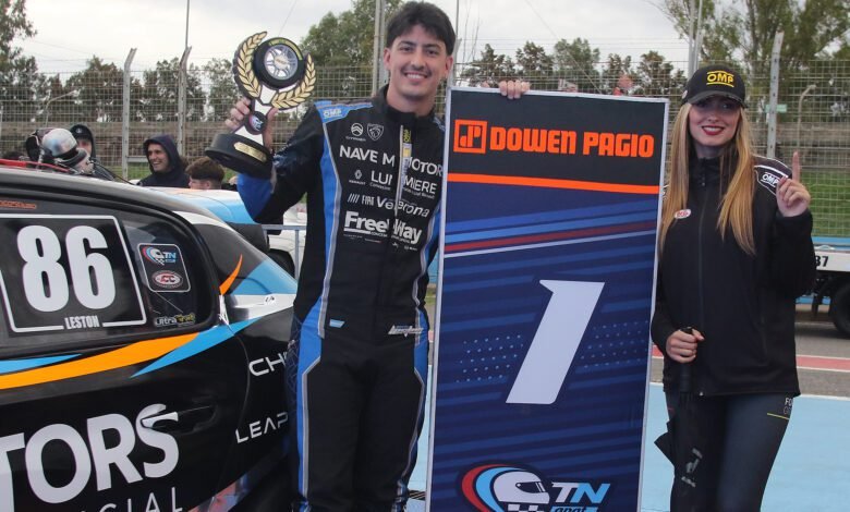 Leston se quedó con la pole en Rosario 1 Leston celebra la pole en la Clase 2 del TN APAT
