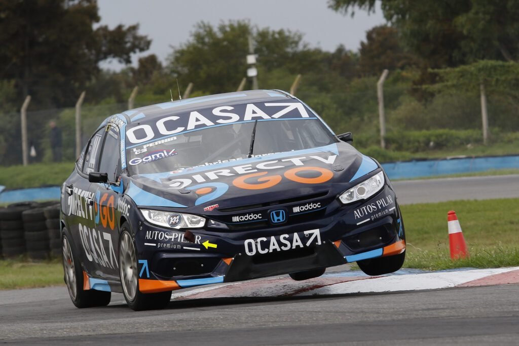 Pernía es el poleman de la Clase 3 3 Leonel Pernía transita por el trazado de Rosario