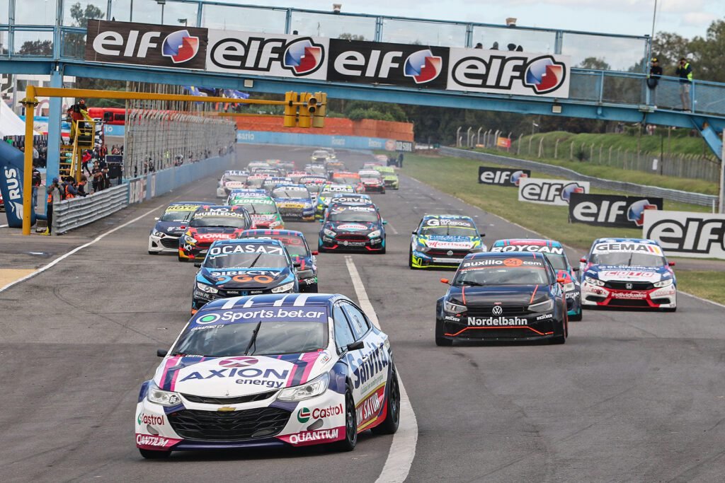 Canapino imparable: segundo triunfo consecutivo en la Clase 3 3 Canapino lidera el pelotón de la Clase 3 en Rosario