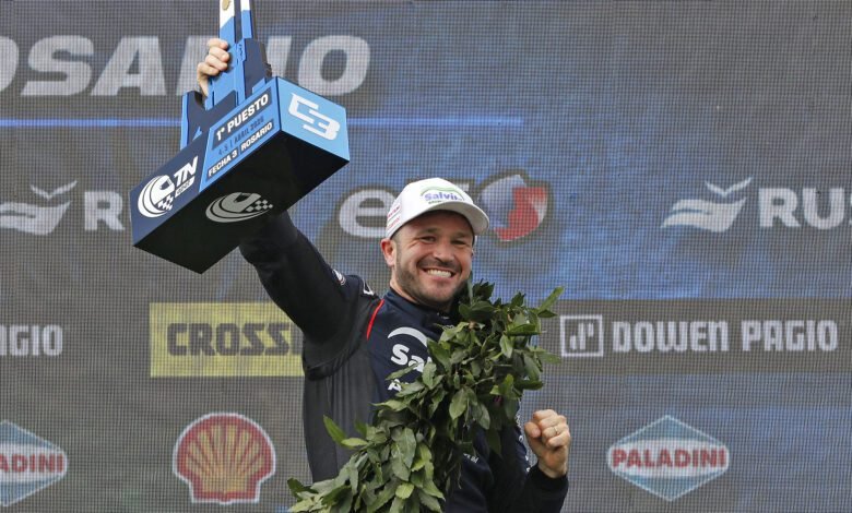 Canapino imparable: segundo triunfo consecutivo en la Clase 3 1 Agustín Canapino celebra en el podio de Rosario