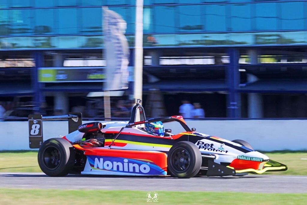 Nicolás Karalis, pasión, estudio y sueño de campeón 3 Nicolás Karalis en el Fórmula 3 Metropolitana