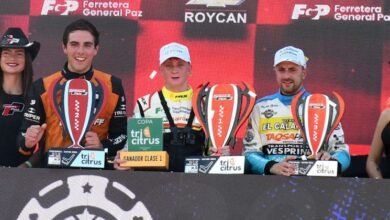 Lucio Rodríguez ganó su primera final en la Clase 1 7 Lucio Rodríguez celebra en el podio de la Clase 1