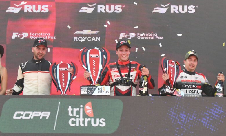 Agustín Martín en el podio de la Clase 2