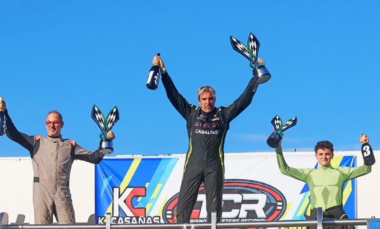 Chuk celebra la victoria en la final 1 de la F4 NG