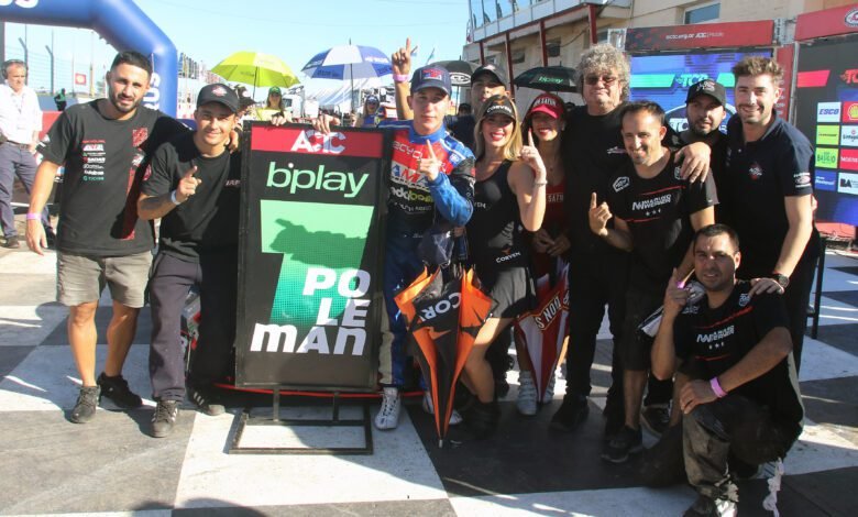 El festejo de la pole de Santilli Pazos