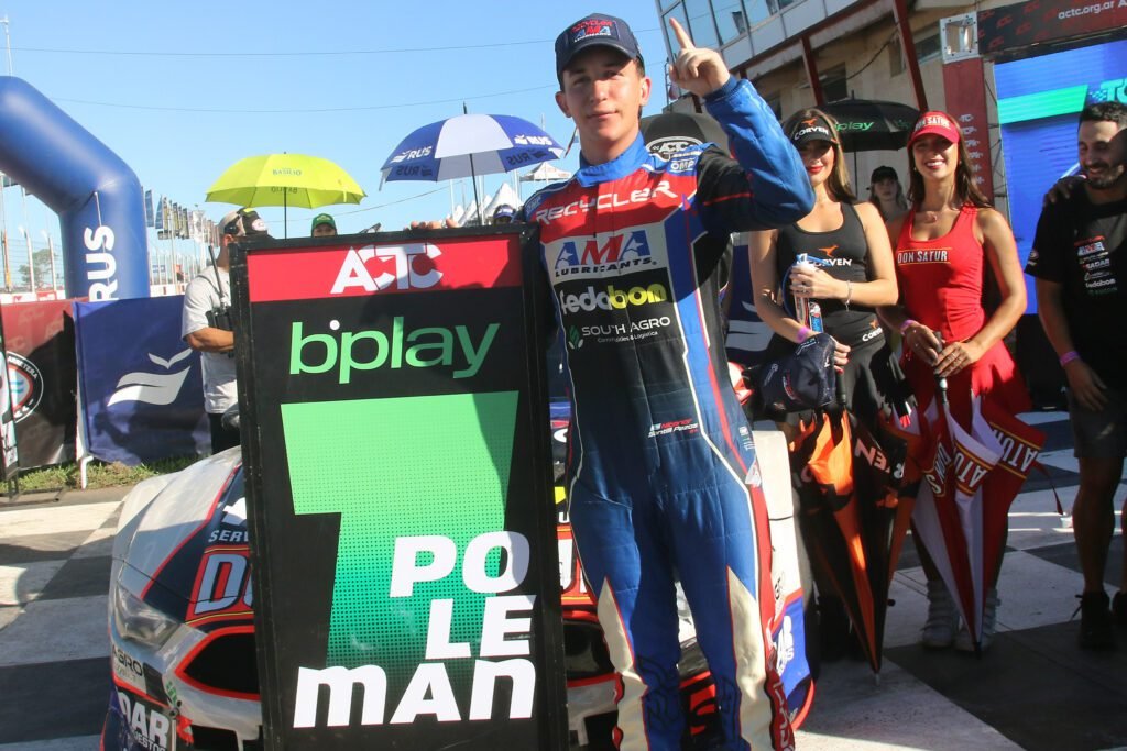 Santilli Pazos festeja la pole