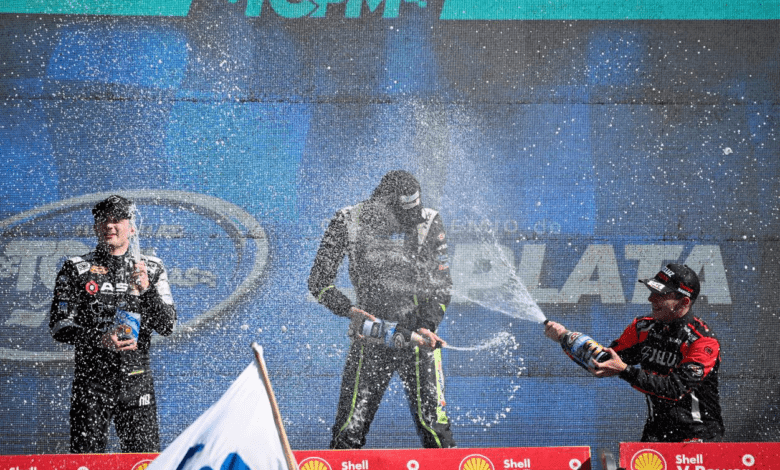 Quintana en el podio del TC Pista Mouras