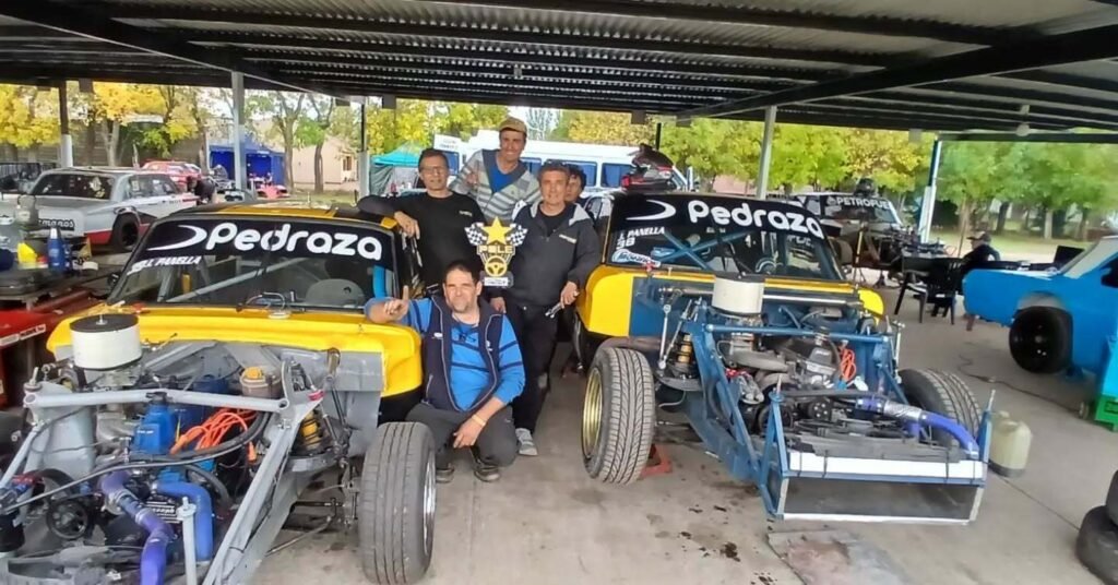 El equipo de Panella festeja el buen rendimiento del Ford del fin de semana