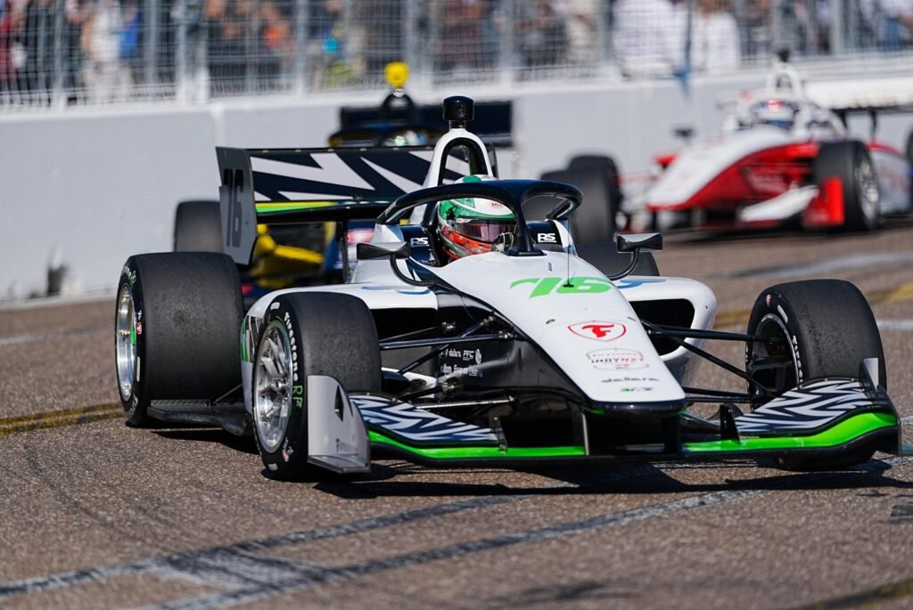 El auto de IndyNXT del Juncos Hollinger Racing con el que trabaja D'Ambrosio