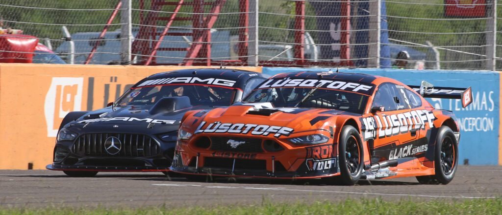 Mauricio Lambiris - Ford Mustang - Martinez Competicion 