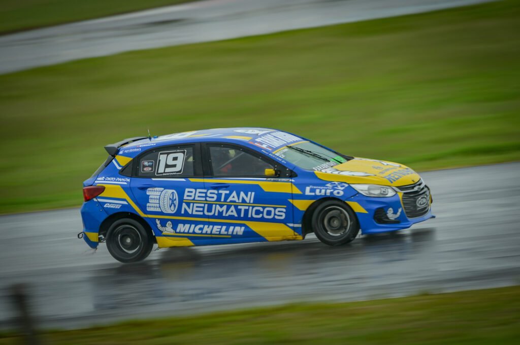 Maxi Bestani transita por el trazado rosarino