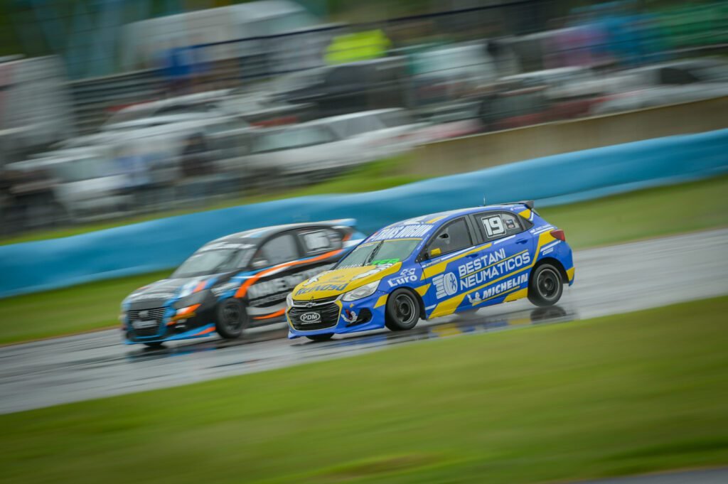 Maxi Bestani en plena lucha en Rosario