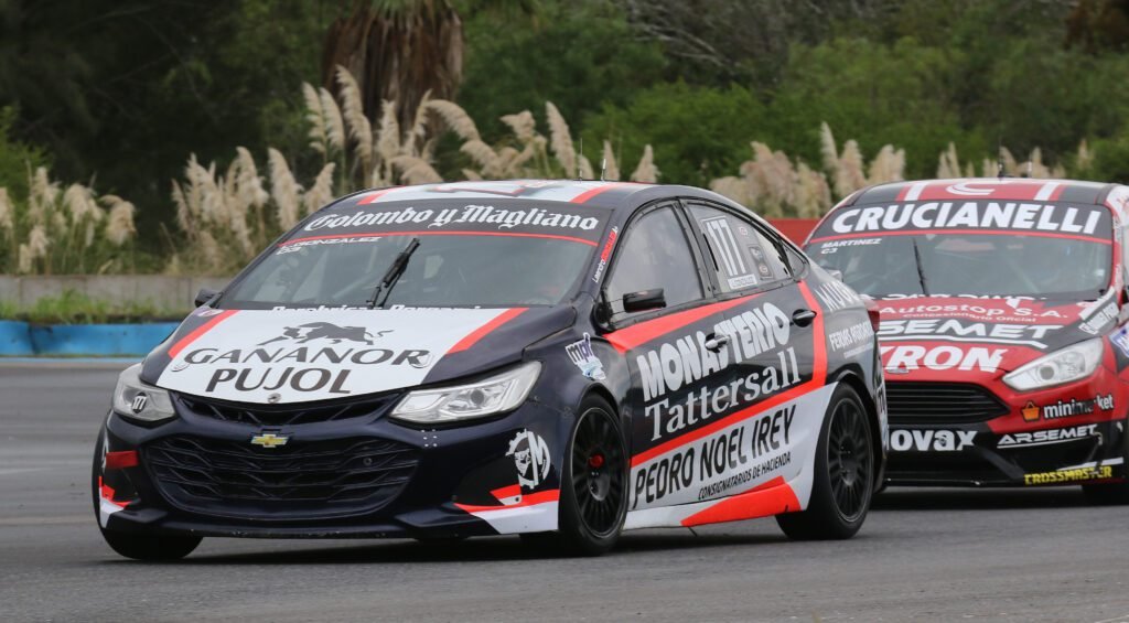 Mauro García: "Vamos a pelear el Campeonato" 2 Leandro Gonzalez con el Chevrolet Cruze del equipo de Mauro García