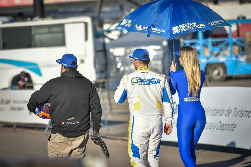 Bestani en los boxes de Villicum