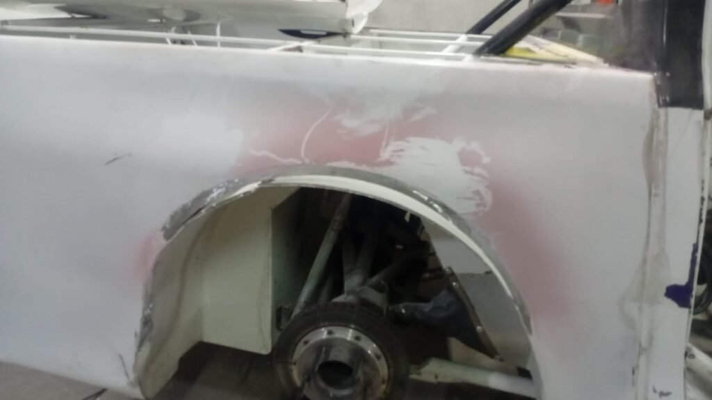 Los trabajos en la Hilux de Luis Catelli