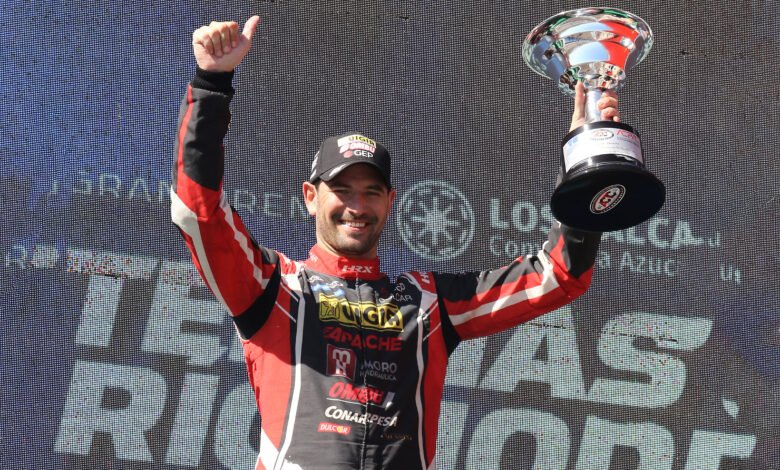 Facundo Ardusso festeja en el podio