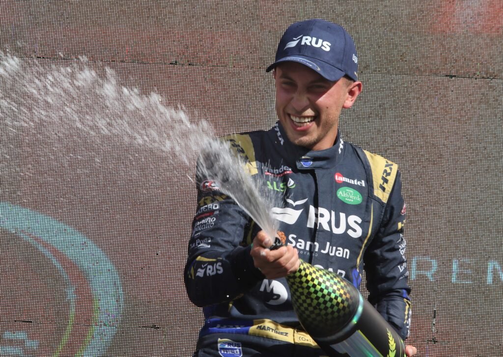 RUS MED Team: brillante fin de semana en las Pick Ups 4 Tobías Martínez celebra en el podio