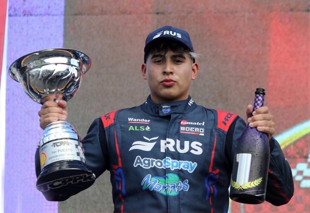 RUS MED Team: brillante fin de semana en las Pick Ups 5 Santiago Biagi celebra en el podio