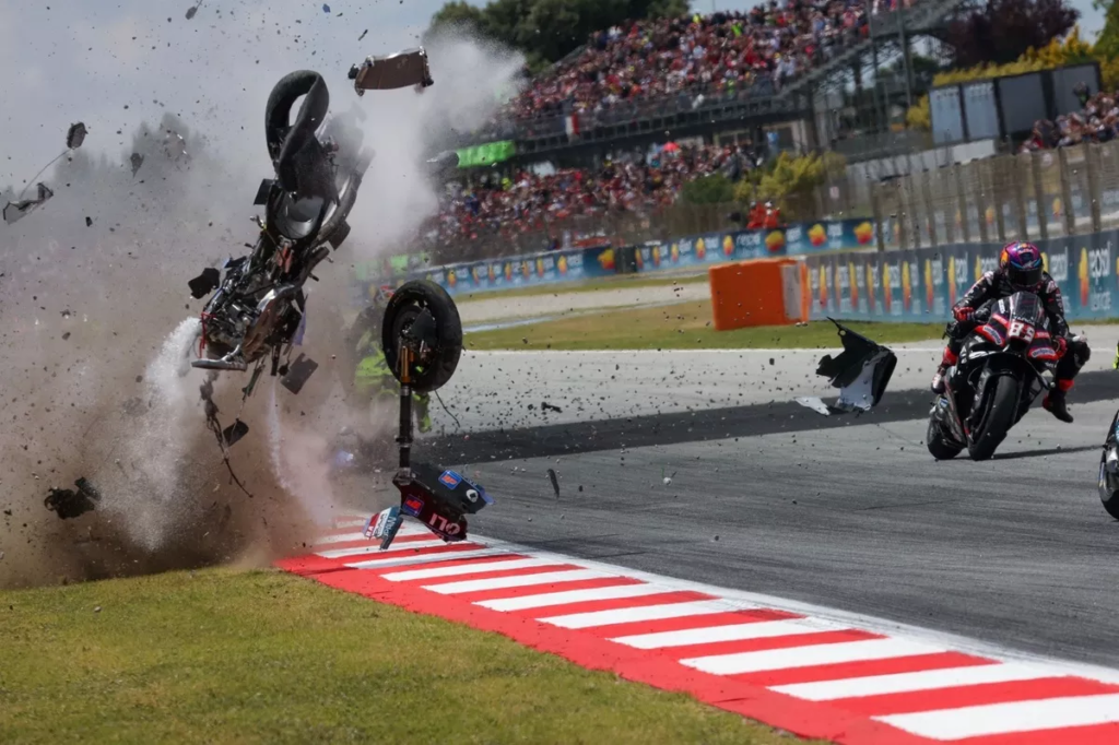 MotoGP: La “enfermería” Márquez no tiene respiro 2 El golpazo de Alex Marquez en Catalunia