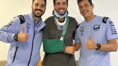 MotoGP: La “enfermería” Márquez no tiene respiro 4 Alex Marquez junto a dos integrantes de su equipo