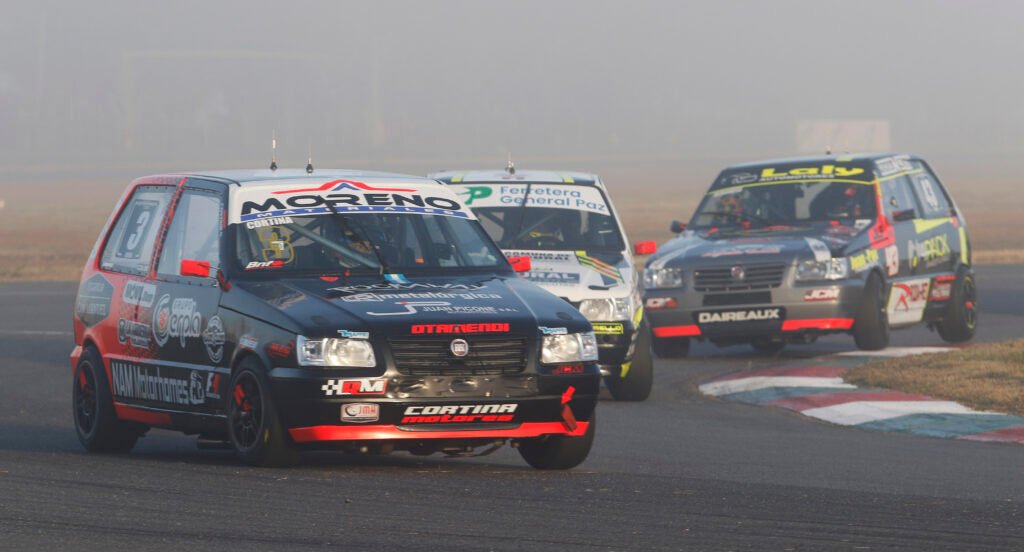 Clase 1: Bull se quedó con la pole position 2 Cortina fue segundo en la clasificación que dominó Bull