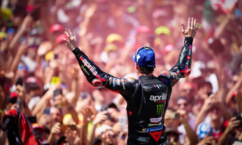 Marco Bezzecchi fue profeta en su tierra al ganar con Aprilia en Mugello 1 Bezzecchi celebra la victora en Mugello