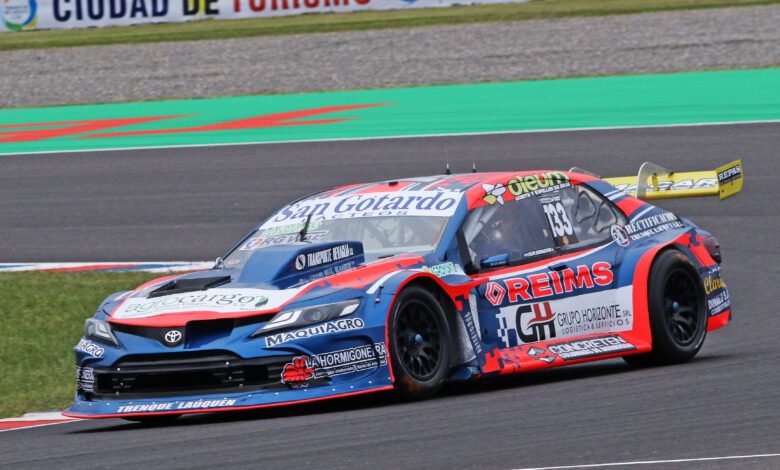 Felipe Bernasconi marcó el camino en los ensayos del TC Pista en Termas 1 Felipe Bernsaconi en su Camry