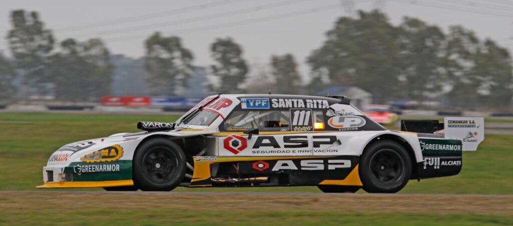 Nacho Quintana transitando por el Mouras hacia su segunda posición en el TC Mouras
